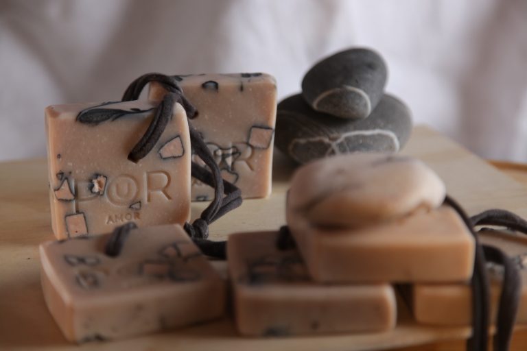 Sabonete natural PoUR AMOR Bergamota